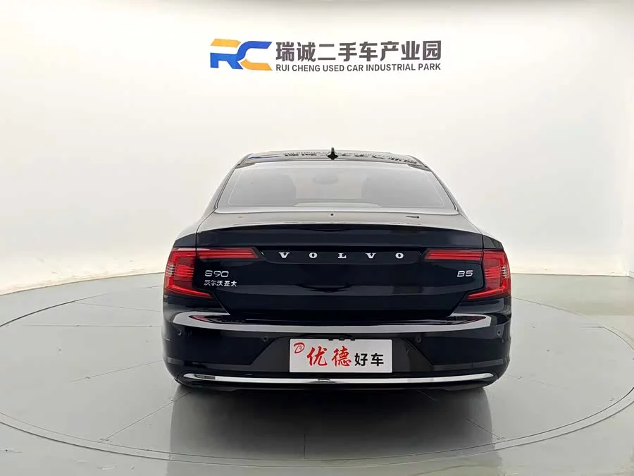 Volvo S90