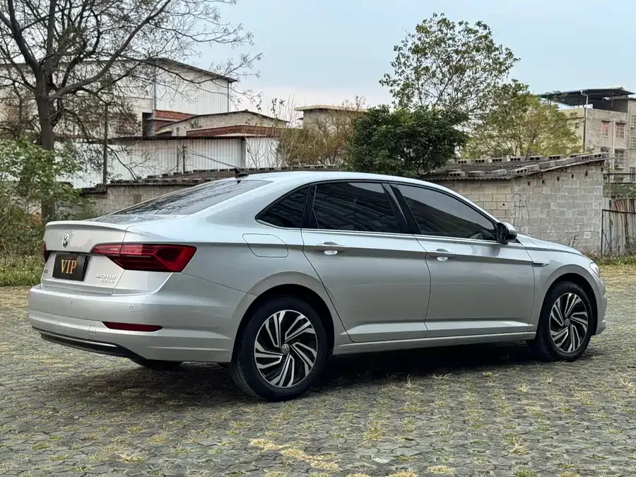 Volkswagen Sagitar
