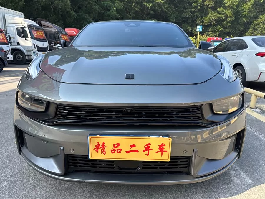 Lynk & Co 03