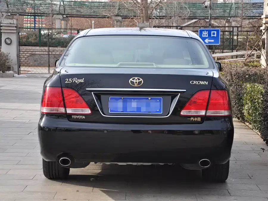 Toyota crown