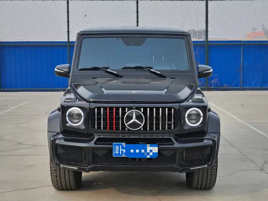 Mercedes Benz G-rated