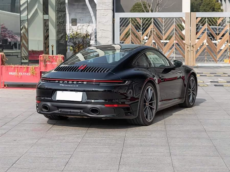 Porsche 911