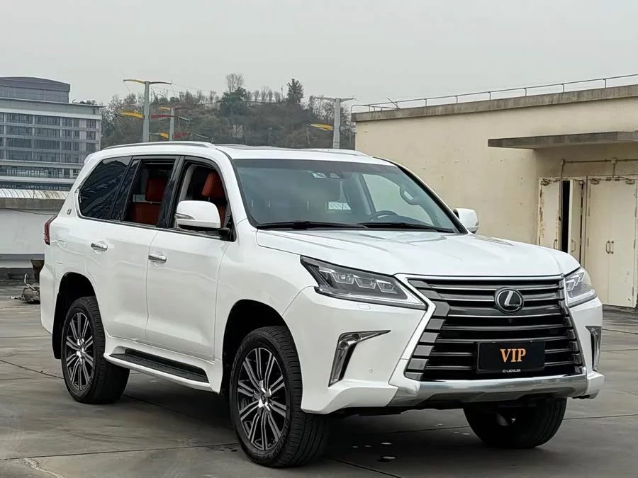 Lexus LX