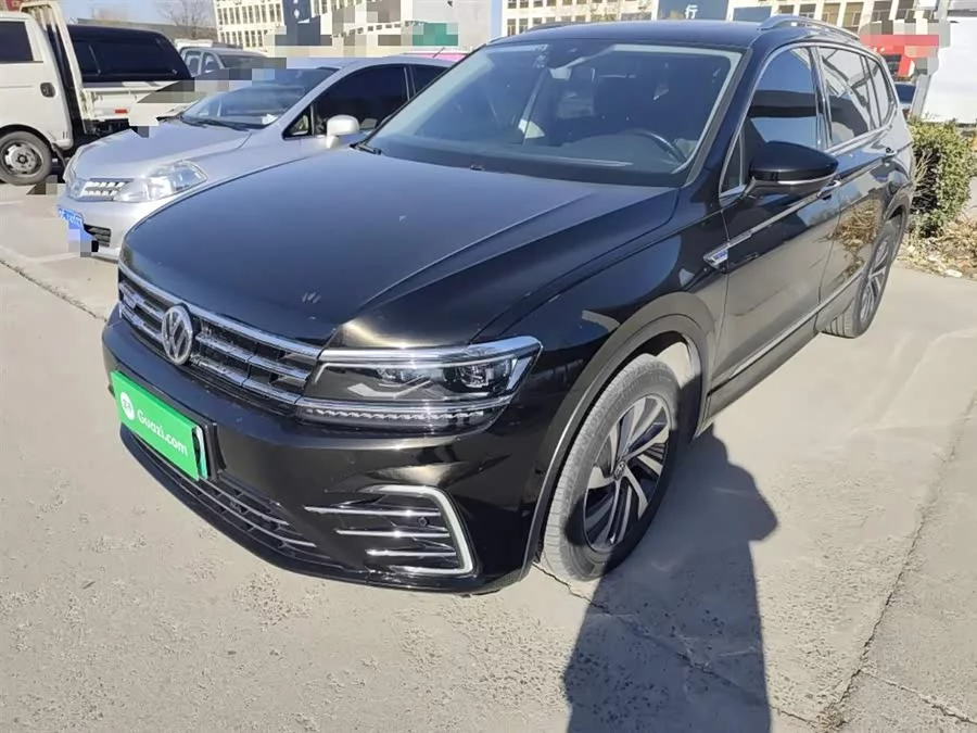 Volkswagen Tiguan L plug-in hybrid