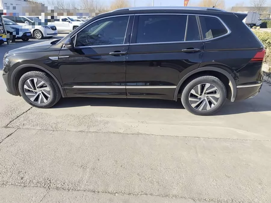 Volkswagen Tiguan L plug-in hybrid