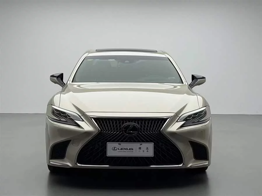 Lexus LS