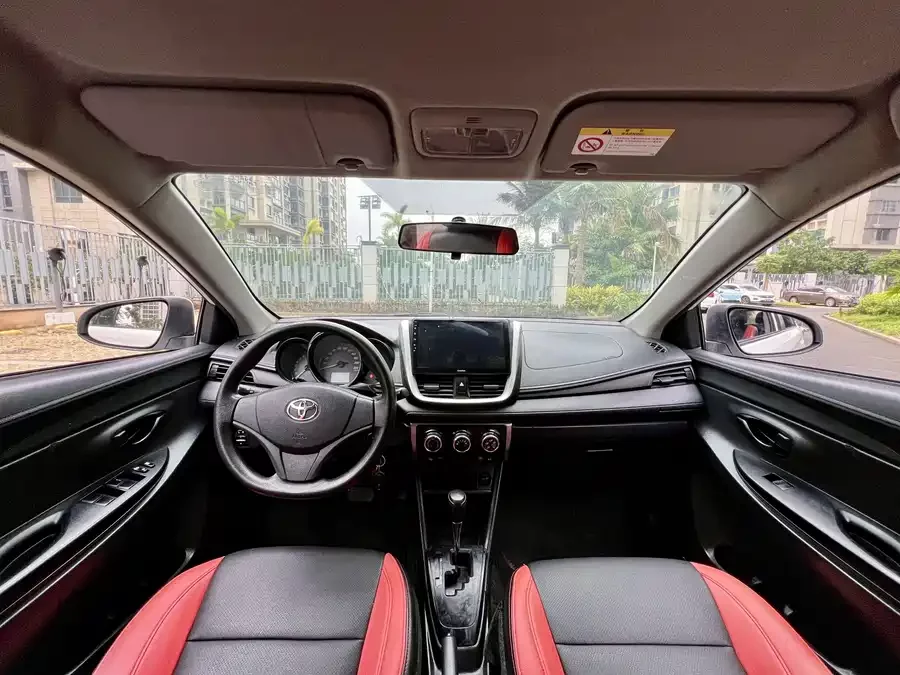 Toyota YARiS L