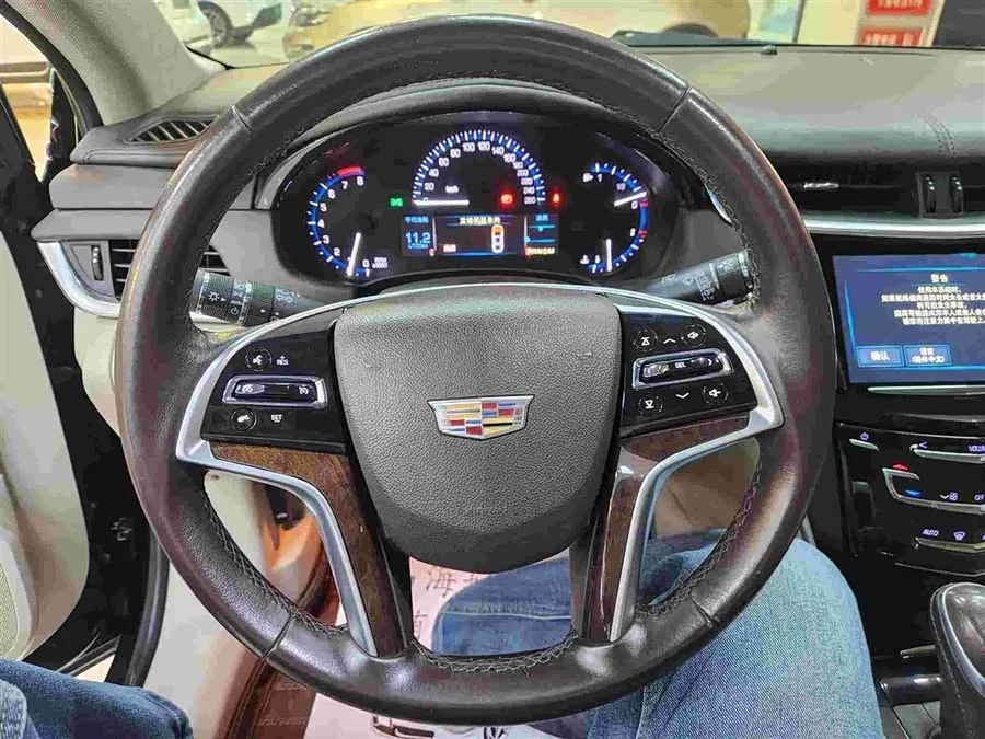 Cadillac XTS