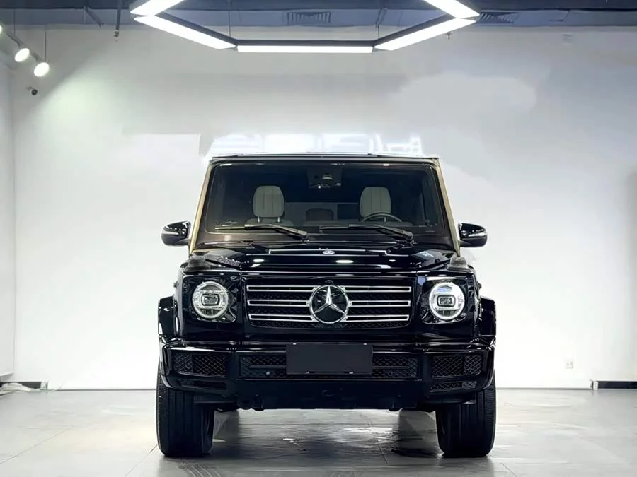 Mercedes Benz G-rated