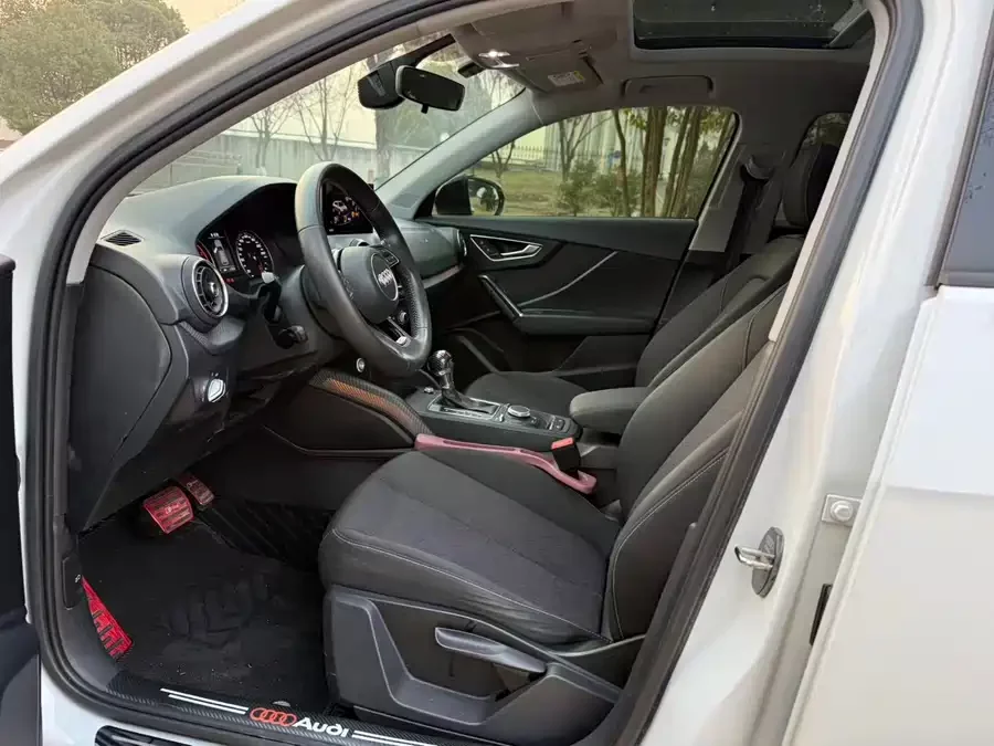 Audi Q2L