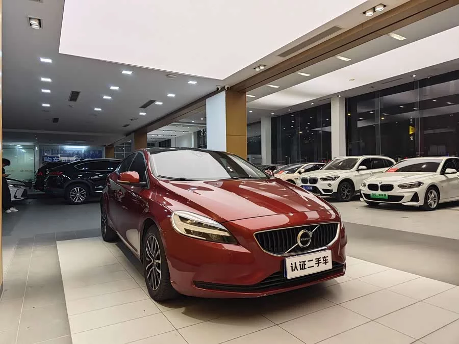Volvo V40