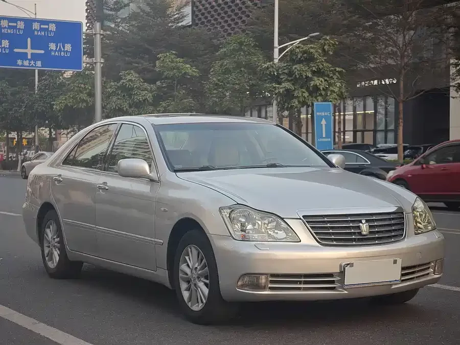 Toyota crown