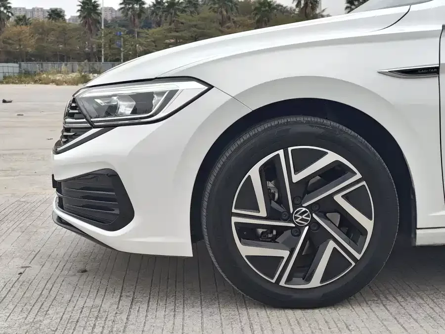 Volkswagen Sagitar