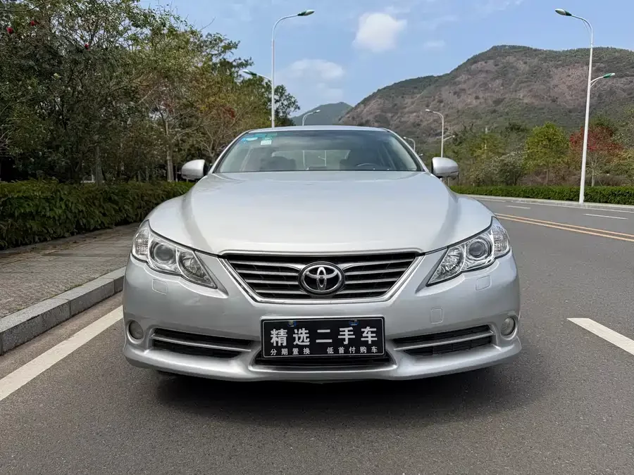 Toyota Reiz