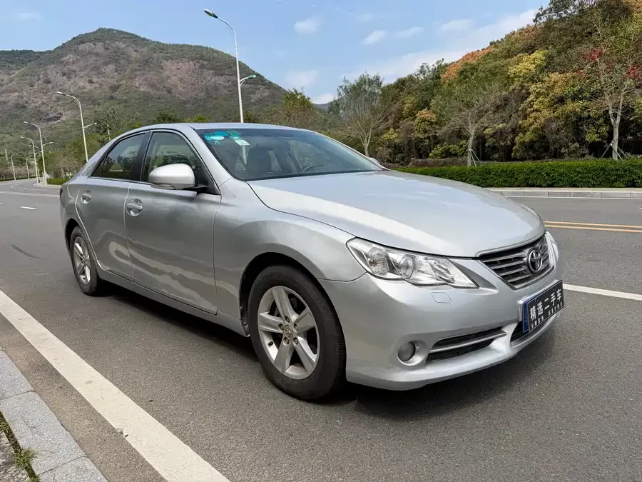 Toyota Reiz