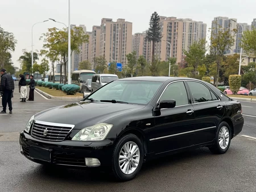 Toyota crown