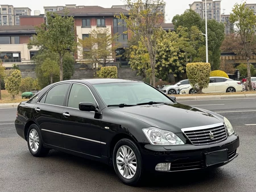 Toyota crown