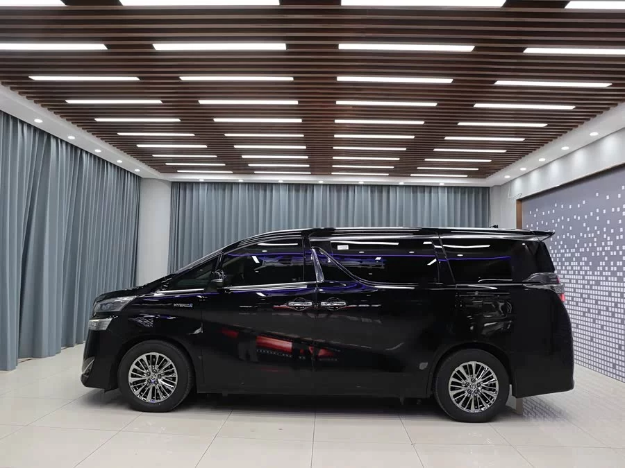 Toyota Crown Vellfire