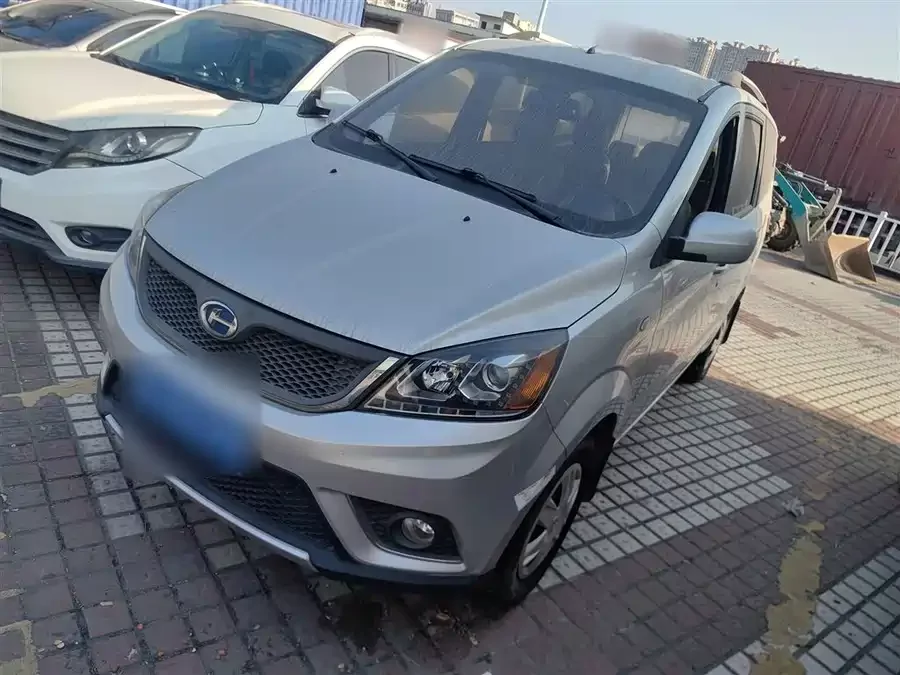 BAIC M50S