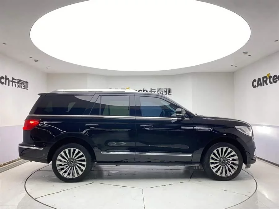 Lincoln Navigator