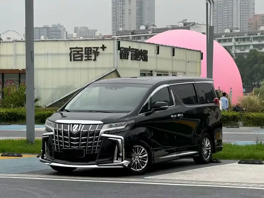 Toyota Crown Vellfire