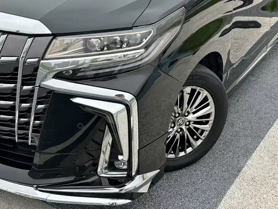 Toyota Crown Vellfire