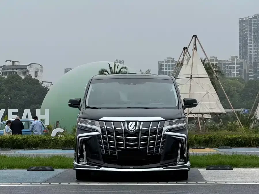 Toyota Crown Vellfire