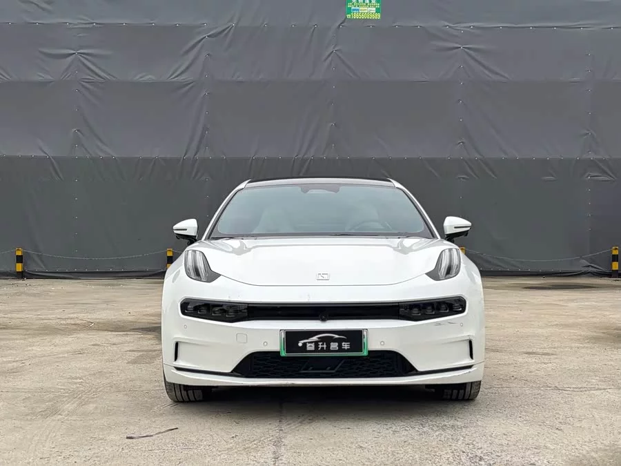 Zeekr 001