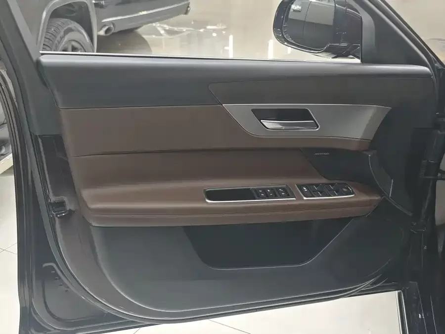 Jaguar XFL