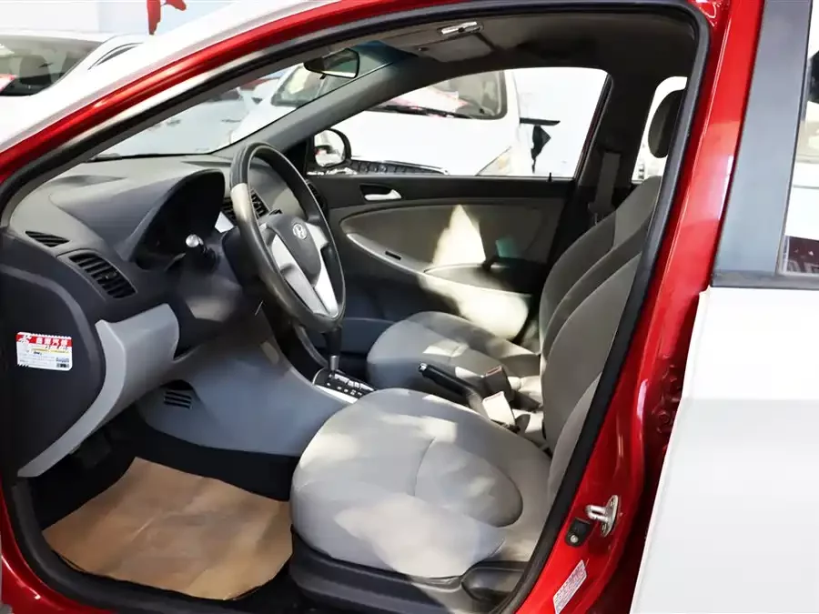 Hyundai Rena
