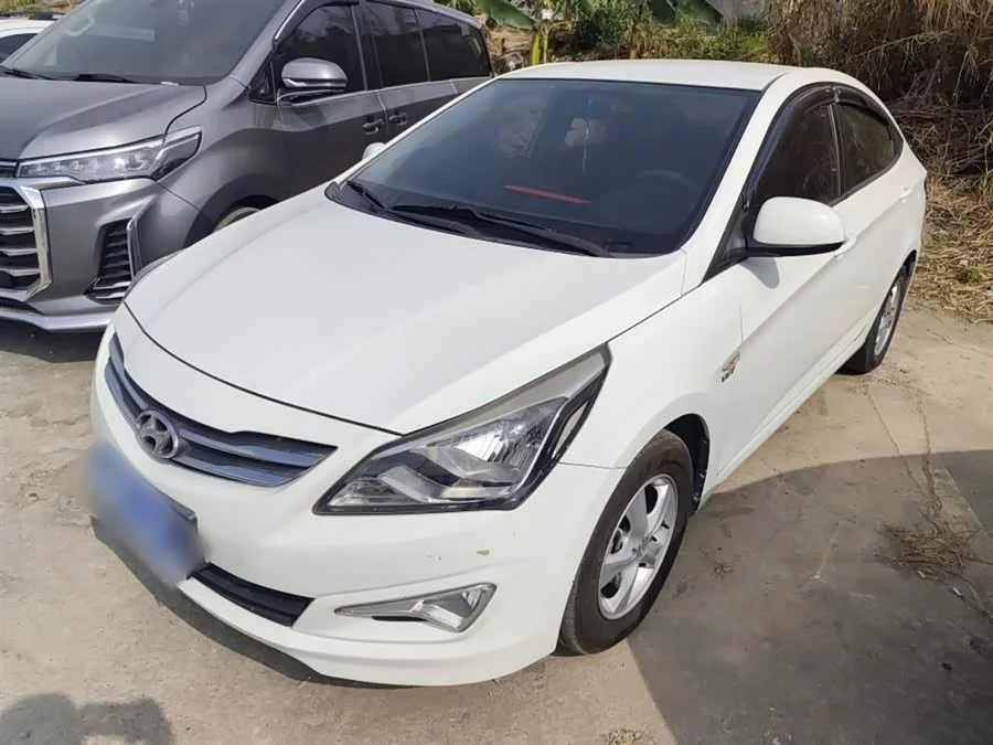 Hyundai Rena