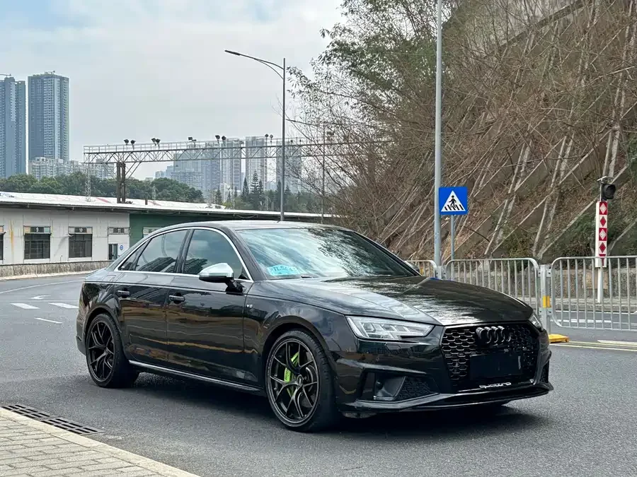 Audi S4