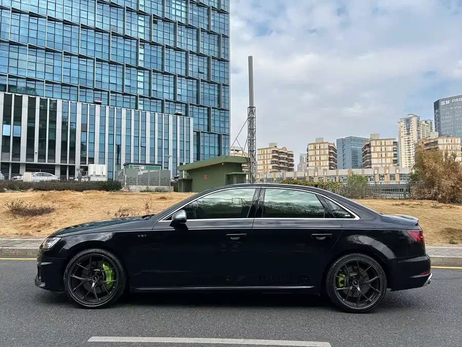 Audi S4