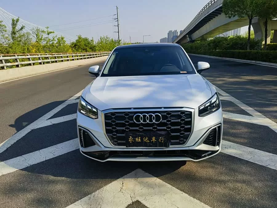 Audi Q2L