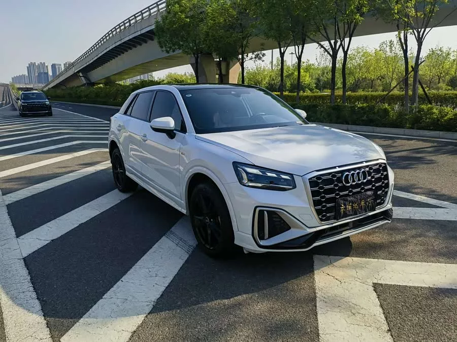 Audi Q2L