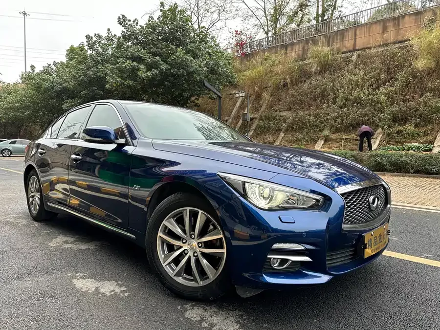 Infiniti Q50L