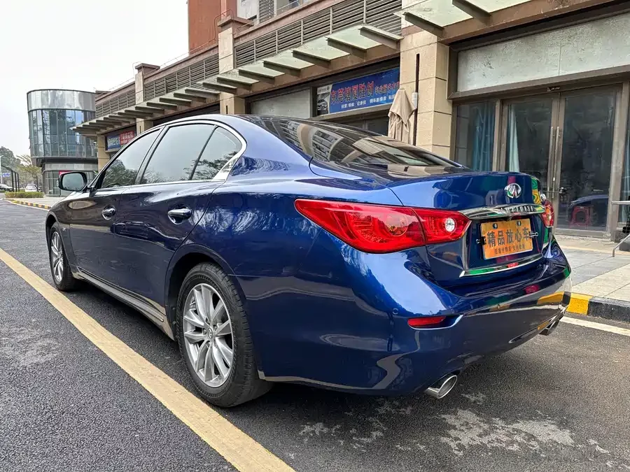 Infiniti Q50L