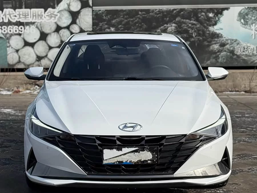 Hyundai Elantra