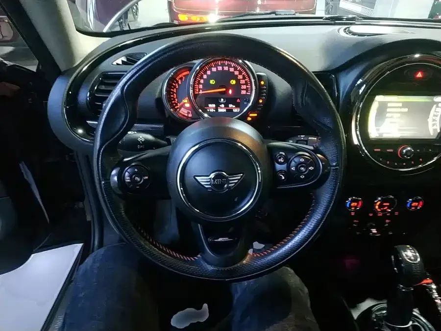 MINI CLUBMAN