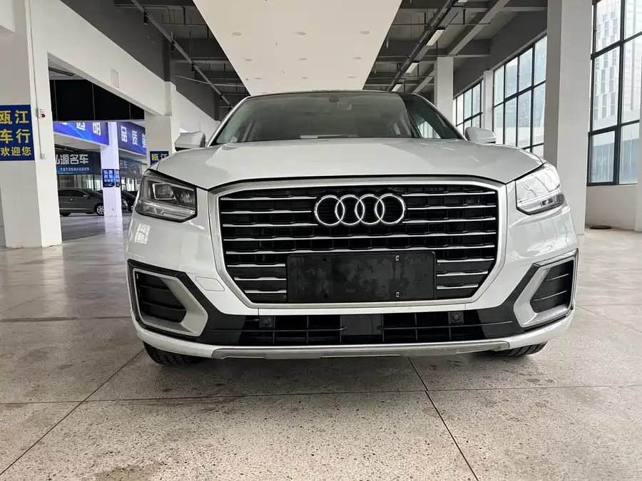 Audi Q2L