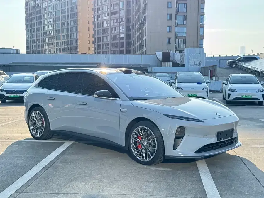 NIO ET5T