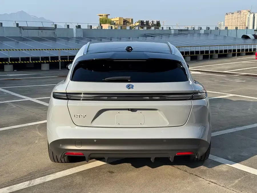 NIO ET5T