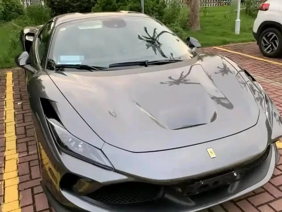 Ferrari F8