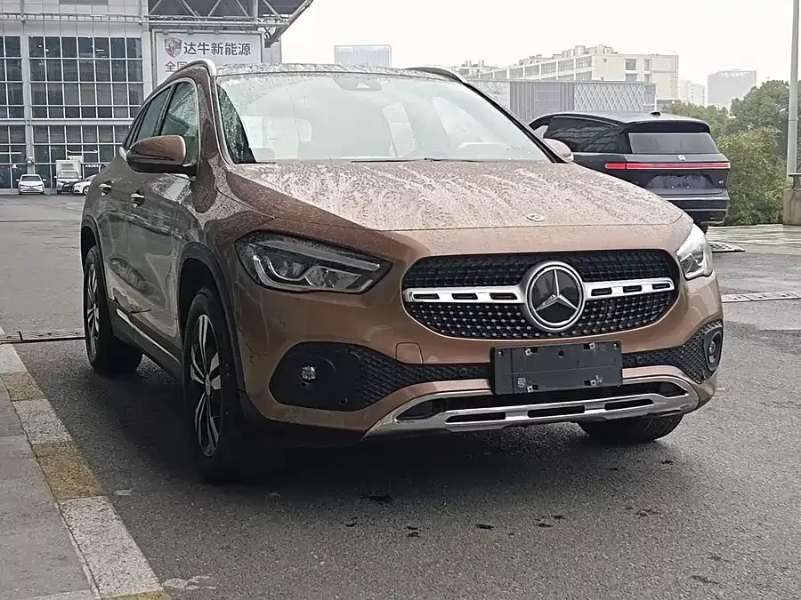 Mercedes Benz GLA