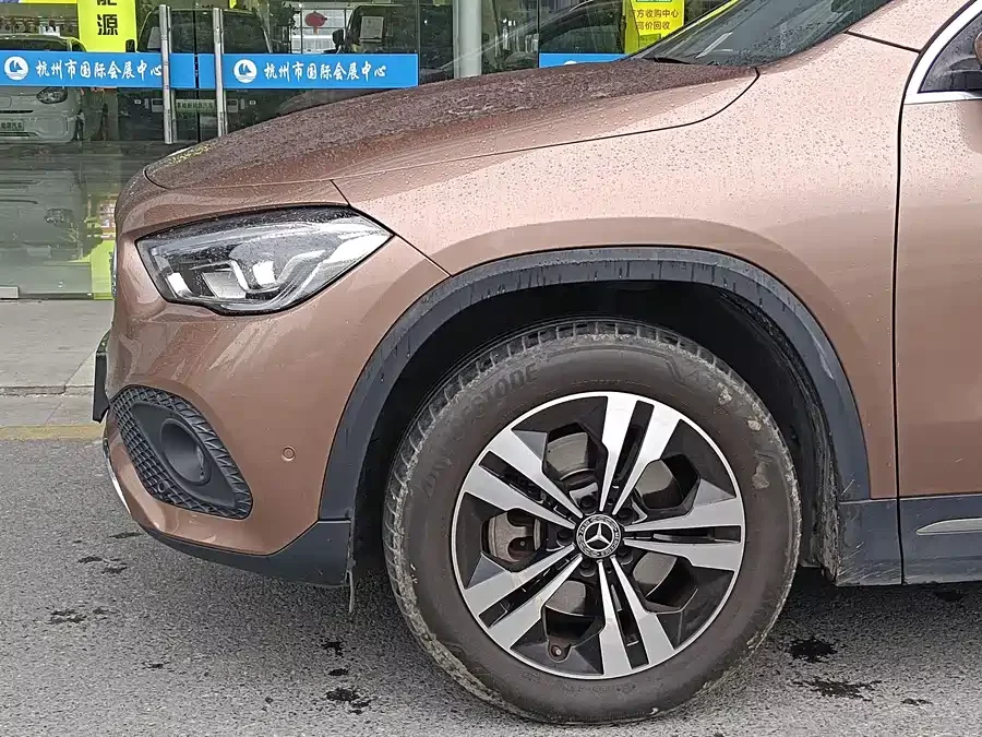 Mercedes Benz GLA
