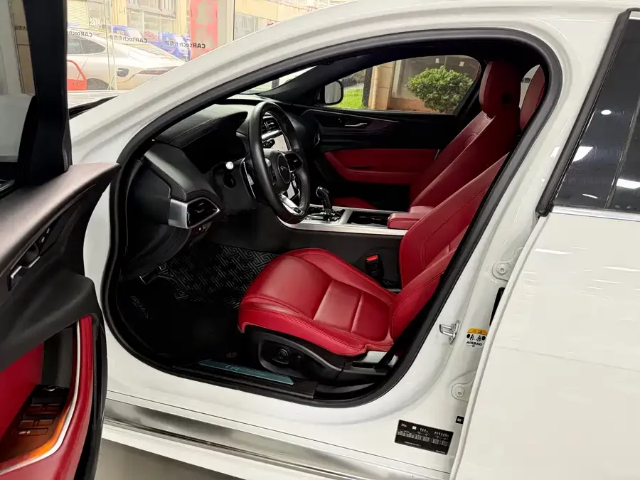 Jaguar XEL