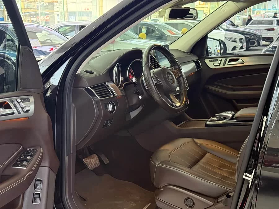 Mercedes Benz GLS