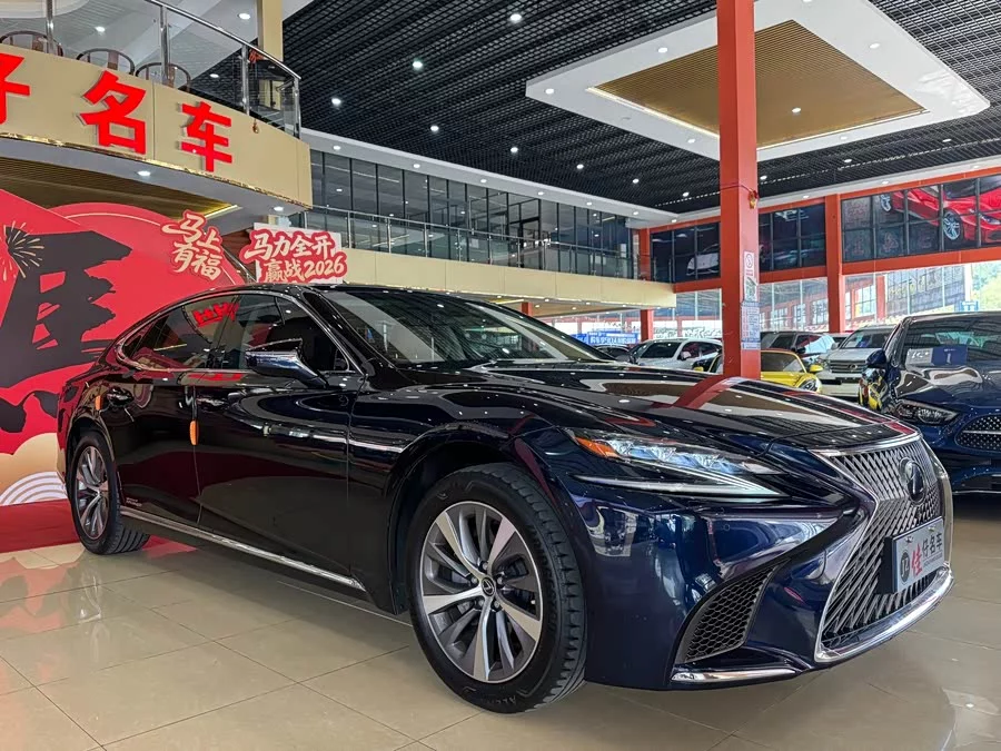 Lexus LS