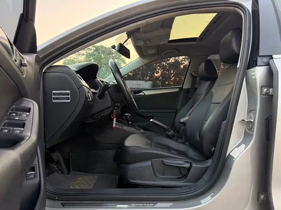 Volkswagen Sagitar