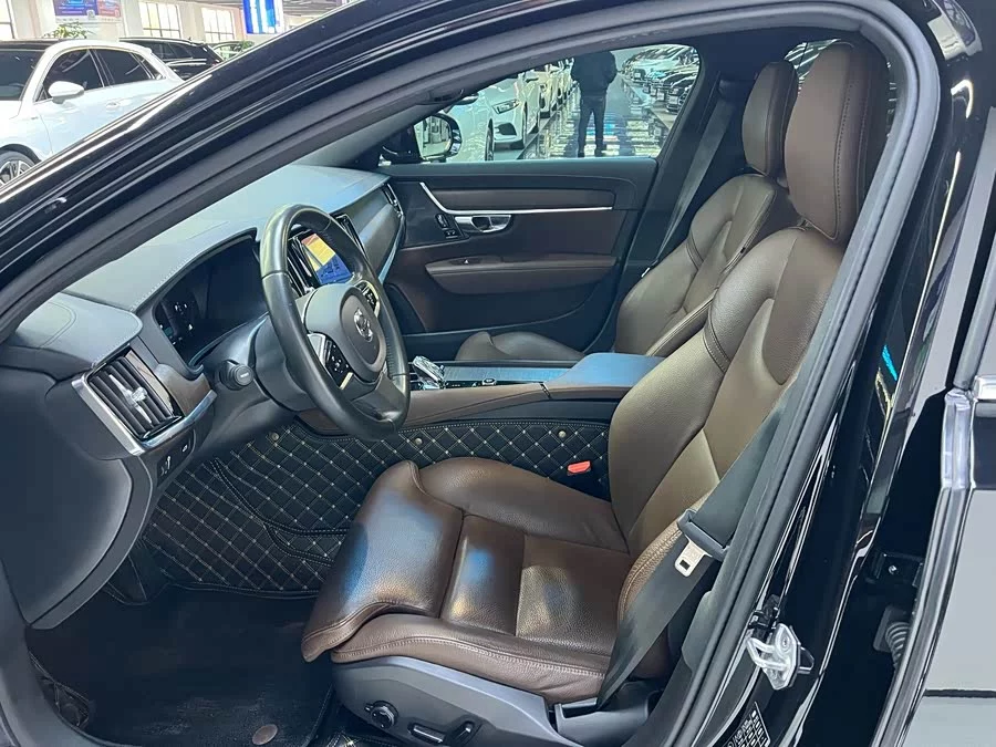 Volvo S90
